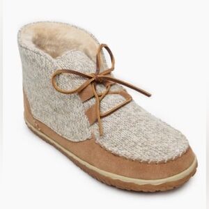 Minnetonka Torrey - Size 9